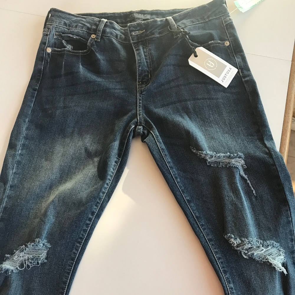 Darcy Fray Hem Crop Skinny Jean